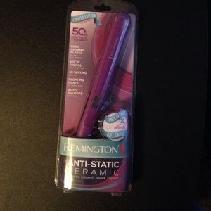 💘👽MAKE OFFERS👽💘 Remington Ceramic Flat Iron