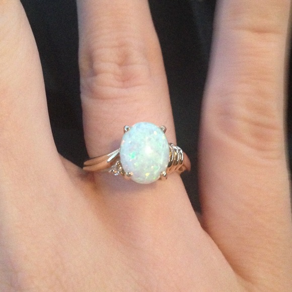 14k Gold Opal Ring