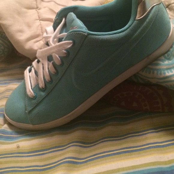 Never Worn Aqua Nike Trainers