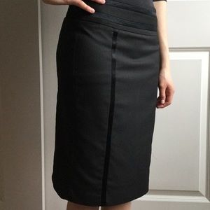 BEBE size 6. Grey and black pencil skirt.