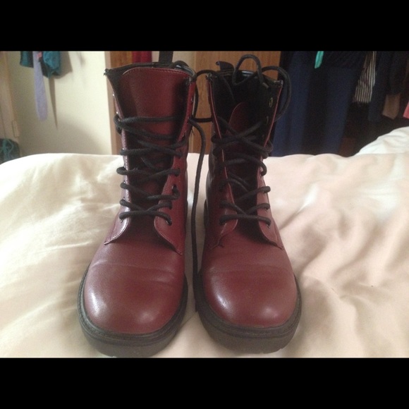 DUPES dr martens