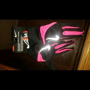 New Nike Women's Dri Fit Tailwind running gloves