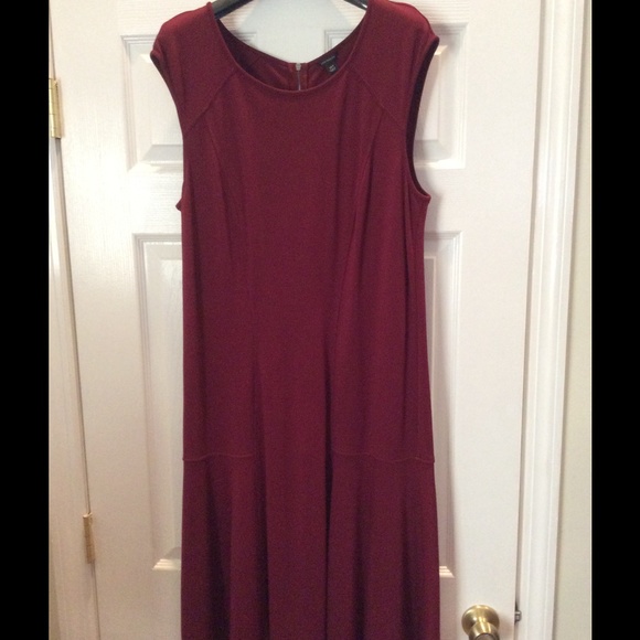 Ann Taylor burgundy knit dress 14 Tall never worn