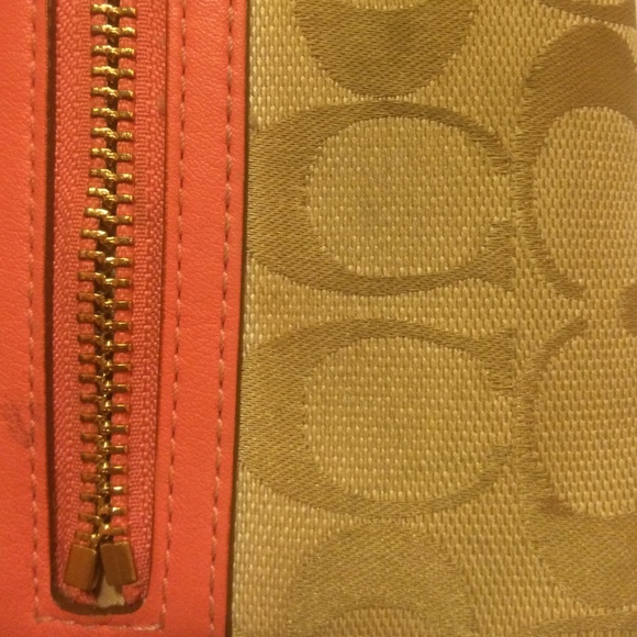 Coach wrist wallet great price 100 % authentic - Picture 2 of 4