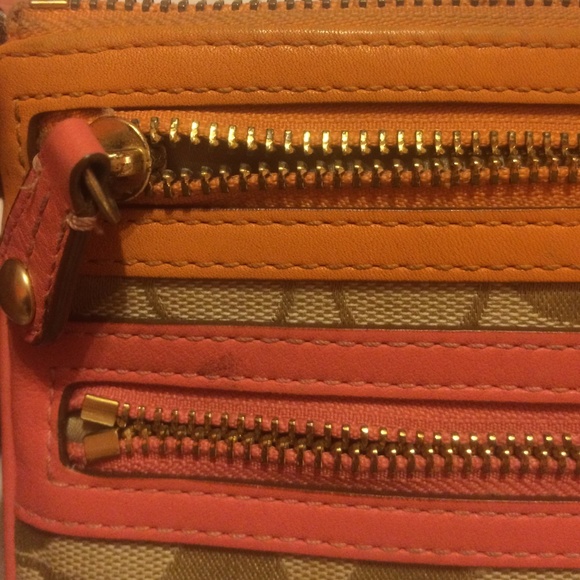 Coach wrist wallet great price 100 % authentic - Picture 4 of 4