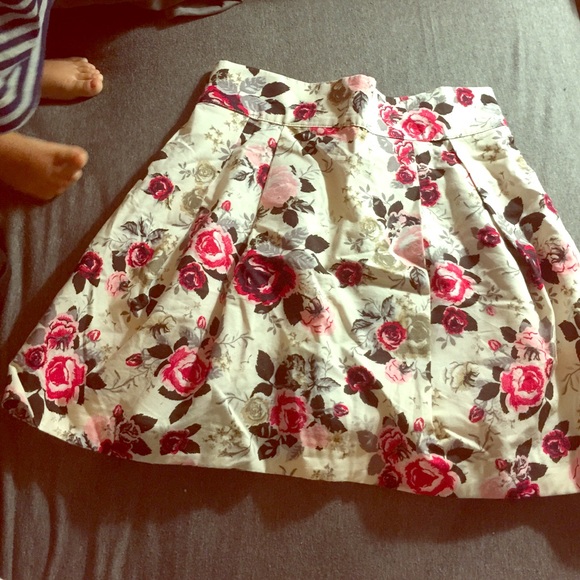 Floral high waisted skirt from h&m size 6