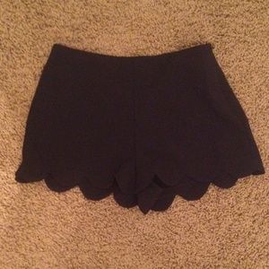 Boutique black scalloped short