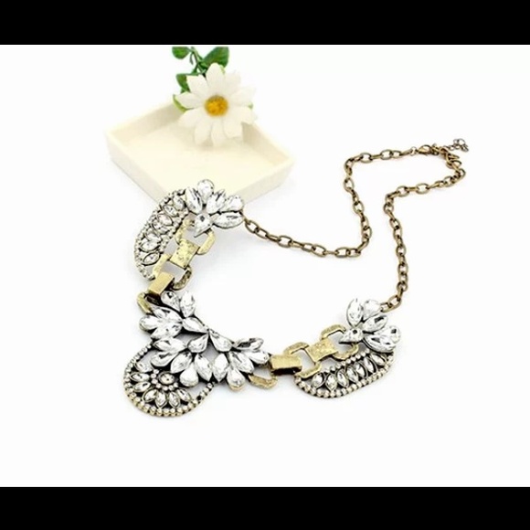 🔴SOLD🔴 Bundle Fashion crystal Neckless - Picture 3 of 3