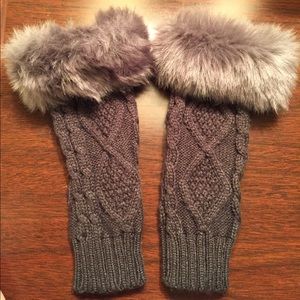 Grey color Glove ~Size S