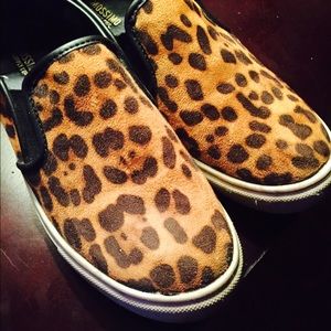 leopard print shoe😺