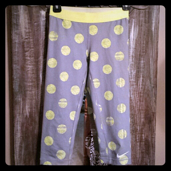 Nike pro capris