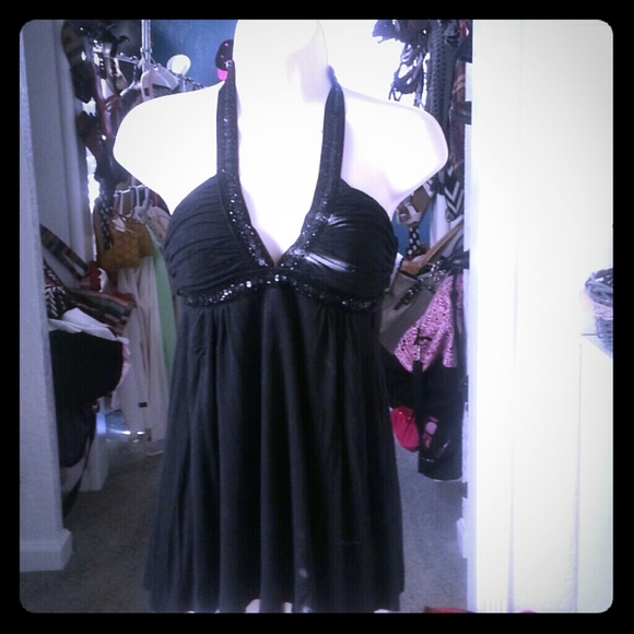 Halter Top - Picture 1 of 1