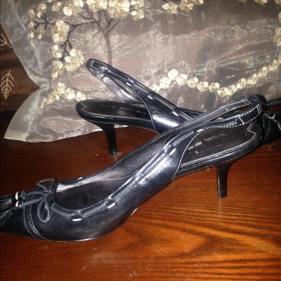 Low cut leather pumps