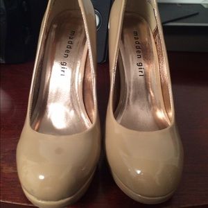 Steve Madden nude pumps