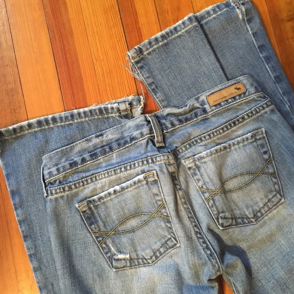 Abercrombie Madison Flare Jeans - Picture 2 of 3