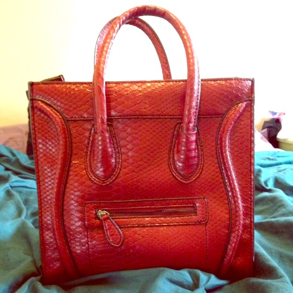 Red tote