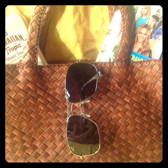 💯% authentic NWOT Maui Jim Wiki Wiki sunglasses