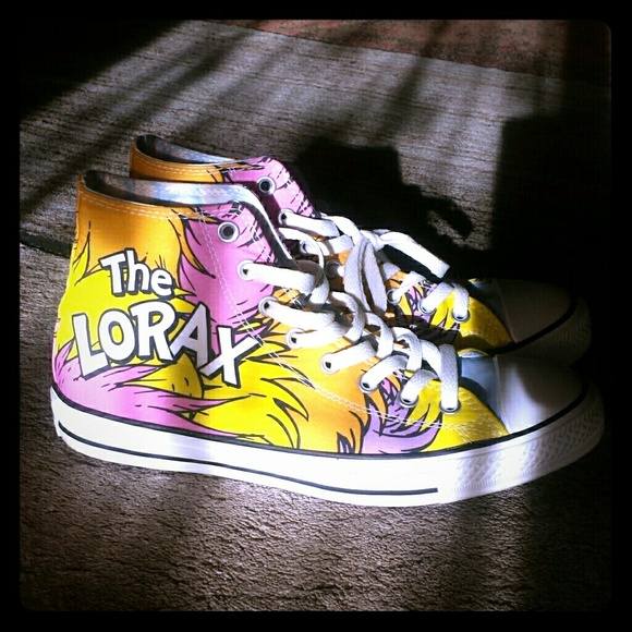 LAST CHANCE! Dr. Seuss Lorax High Top Converse