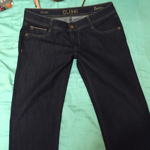 dL1961 Betty crops dark denim 30