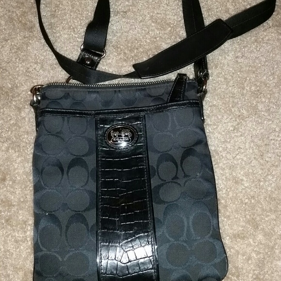 Authentic Crossbody COACH  bag.