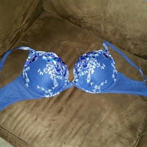 Victoria Secret plunge bra