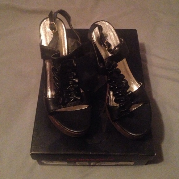 Steve Madden black cork wedges