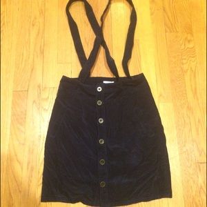 Overall skirt