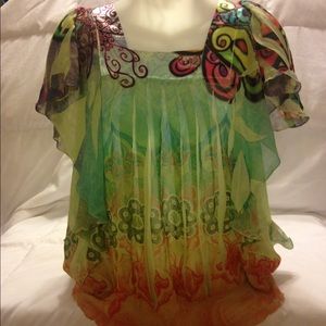 Short sleeve top.