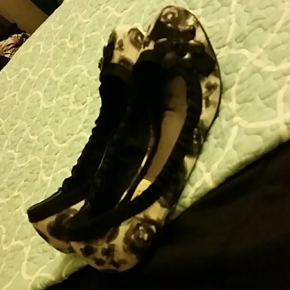 Vera Wang flats
