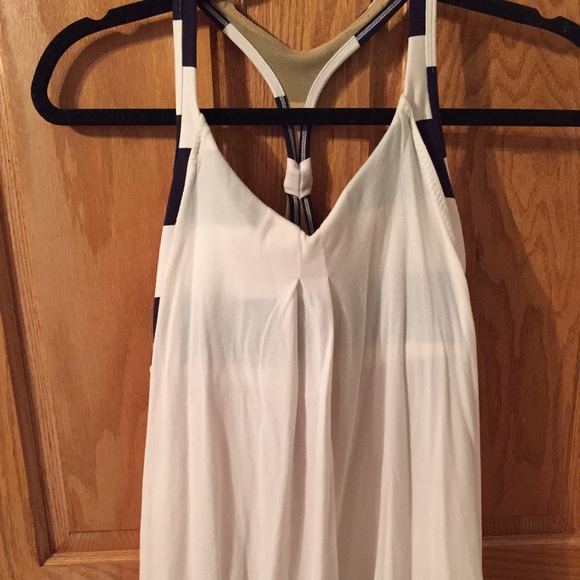Lulu lemon tank w/ built in bra
