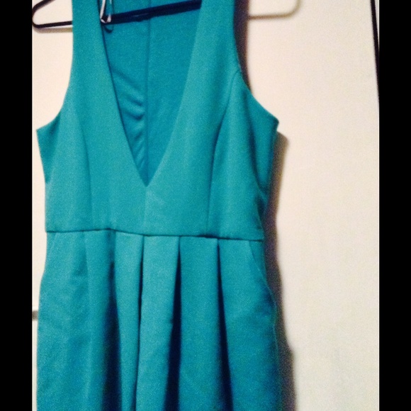 Low V-line Skater Turquoise Dress