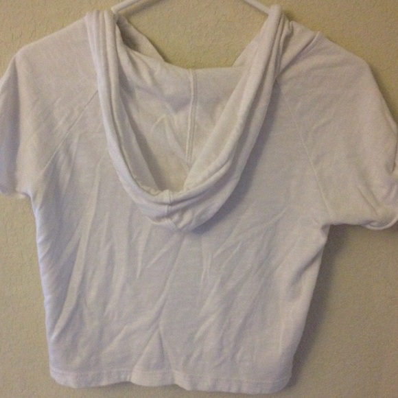 Cropped top - Picture 2 of 3