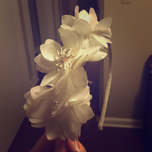 Flowered white headband