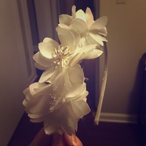 Flowered white headband