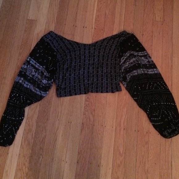 Black Tribal Print Ecoté Crop Top