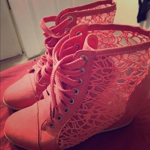 Pink wedges