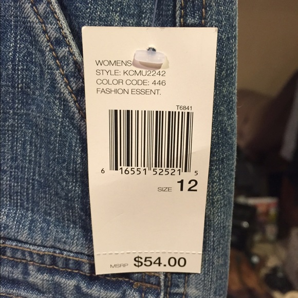 DKNY brand new denim skirt - Picture 3 of 3