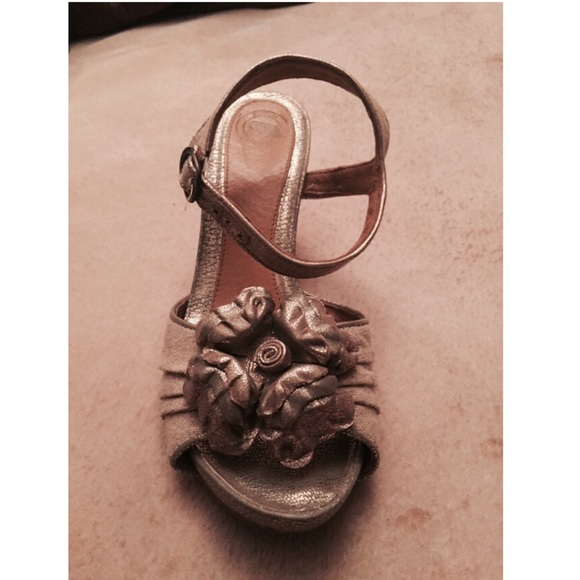 Wedge - Picture 3 of 3