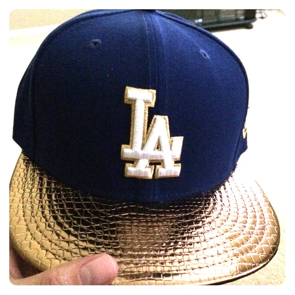 LA Fitted hat. Size 7 1/4. $20 BRAND NEW