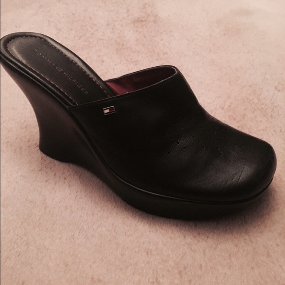Black Shoe