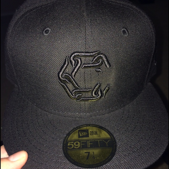 Crooks & Castles Fitted Hat. 7 1/4