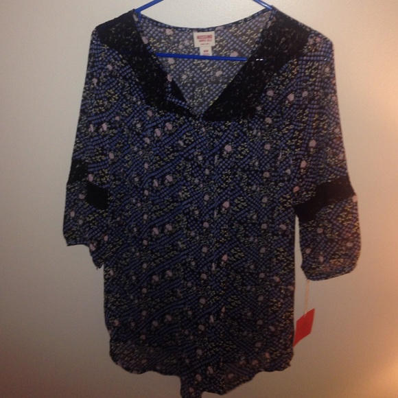 Lace shirt😊💕🙈😇