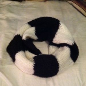 Infinity Black&White Scarf