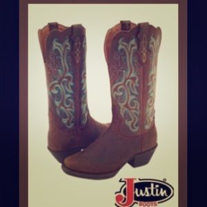Women's cowgirl boots