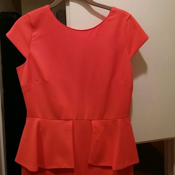 **SOLD** Summer peplum coral dress - Picture 2 of 4