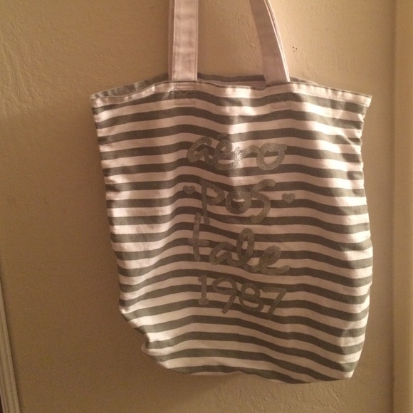 Tote - Picture 3 of 3