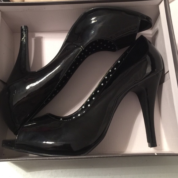 Black Shiny Heels