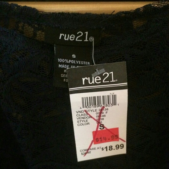 Lace top - Picture 3 of 3