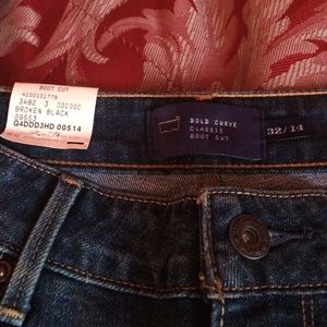 Levi's curve ID