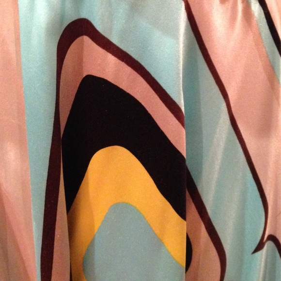 Bebe • Silk Low Cut Flowy Dress - Picture 3 of 4